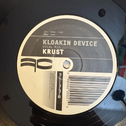 Kloakin Device (Vocal Mix) / 26 Bass - Krust / Scorpio